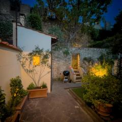 Florence Walled Garden - The Tom's Private Oasis