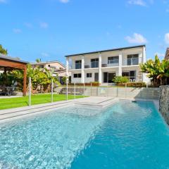 4 bedroom fabulous home on canal