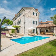 Beautiful Home In Dracevac With Outdoor Swimming Pool, Wifi And 4 Bedrooms