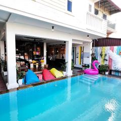 THE PLACE Hostel & Pool Bar