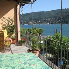 Enticing Apartment in Stresa with Balcony Lake Views