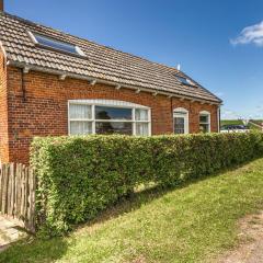 Quaint Holiday Home in Nieuwvliet Bad near Seabeach