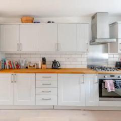 Bright and inviting 2BD House - Bethnal Green