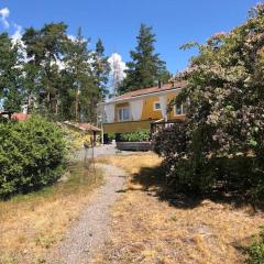 Havsnära villa, närhet till stan