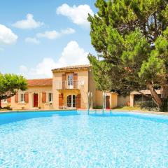 Awesome Home In Grillon With Outdoor Swimming Pool, Private Swimming Pool And 3 Bedrooms