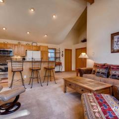 Beautiful Mountain Townhome with Private Hot Tub, Steps from Everything Breckenridge! HL305