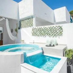 CASA MIKELE by Sarikas - SEA SIDE SUITES and STUDIOS -adults only