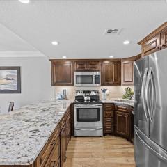 Holiday Surf and Racquet Unit 522