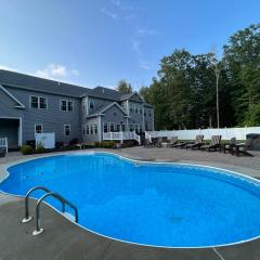 9 Bedroom Saratoga Home, Heated Pool, HotTub On 10 Acres By Track, Town, SPAC, Ski, Golf, Lake