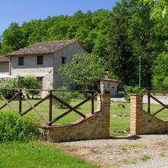 Modern Holiday Home in Pietrafitta Umbria with Garden