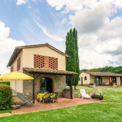 Aesthetic Farmhouse in Bucine with Barbecue