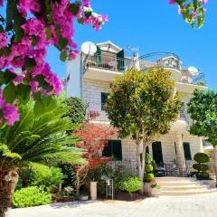 Anita Apartments