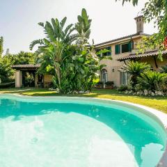 Awesome Home In Polistena With Outdoor Swimming Pool, Sauna And 7 Bedrooms