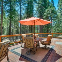 Beautiful Lake Almanor Cabin with Deck, Beach Access