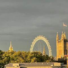 Top floor flat with magical views of London
