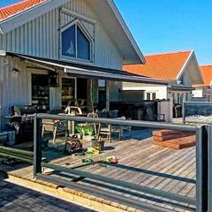 8 person holiday home in STRÖMSTAD