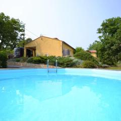 Alluring Holiday Home in Largenti re with Pool