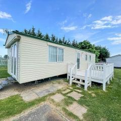 Caravan At Highfield Grange With Decking, Sleeps 6 Ref 26446ba