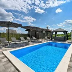 AquaHaven With Private Pool And Wellness - Happy Rentals