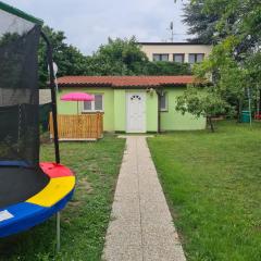 Small-comfy Guest House in Donaustadt garden - Not SHARED!