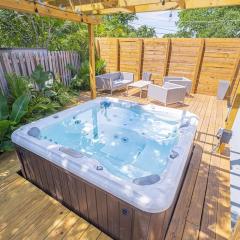 HOUSE WITH A HOT TUB ! ONLY 10 MINS TO THE BEACH