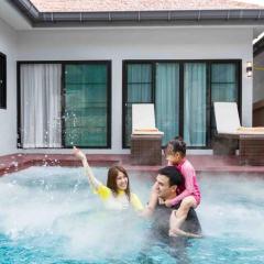 Private Pool villa & warm water.