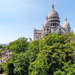In front of The Sacre Cœur - 2 bedrooms with elevator