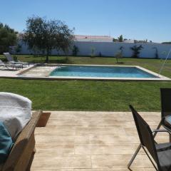 Villa Olivia con Piscina, Jardin y Parking