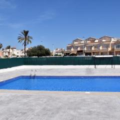 Casa Alex Torrevieja- Holiday House - con piscina comunitaria