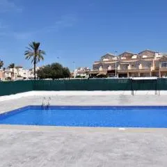Casa Alex Torrevieja- Holiday House - con piscina comunitaria