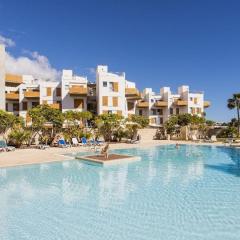 El Médano Beachfront Duplex Penthouse with pool, rooftop, sea view