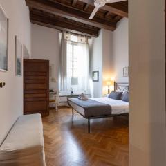 Ponte Vecchio Deluxe Apartment
