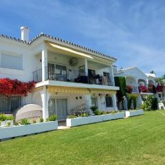 Refurbished 2-Bed Apartment in El Paraiso Alto