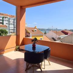 Relax in Lisbon for 4 people with terrace and parking