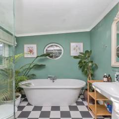 Chic & Stylish 2BD Home in Bo-Kaap
