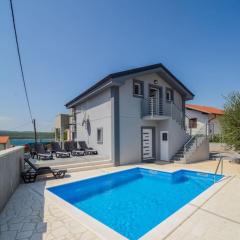 Villa with amazing view and a private pool, Šušnjar 1