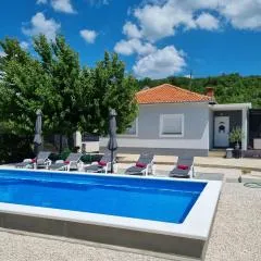 Holiday home "Olive tree", with new pool, jacuzzi and sauna