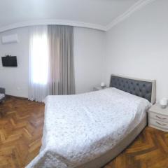 Comfortable Apartment close to Central Park