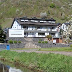 Pension Mosella , Wohnung mit Balkon und Moselblick