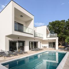 Stunning Home In Slime With Outdoor Swimming Pool, 5 Bedrooms And Wifi
