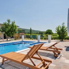 Nice Home In Donji Prolozac With Outdoor Swimming Pool, Wifi And 2 Bedrooms