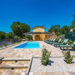 Stunning Home In Susnjevica With 3 Bedrooms, Wifi And Outdoor Swimming Pool