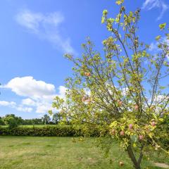 APPLEDOWN - Secluded Rural Retreat in Kingsdown, 10 mins to BEACH