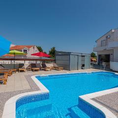 Four-Bedroom Holiday Home In Brodarica