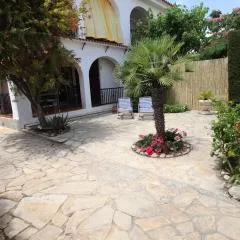 Planta baja, primera linea, playa, jardín privado, Ardiaca, Cambrils, apartamento Jacqueline