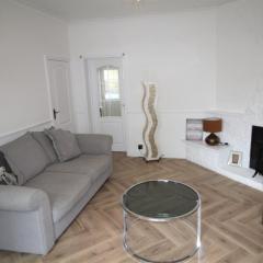 Whitley Bay - Sleeps 6 - Refurbished Throughout - Fast Wifi - Dogs Welcome