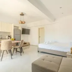Elegant Suite 4 Near the Beach
