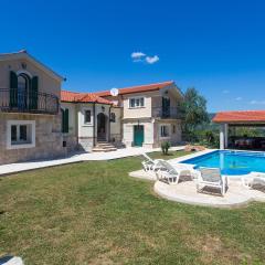Beautiful Home In Dicmo Osoje With 6 Bedrooms, Wifi And Outdoor Swimming Pool