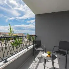 Cozy Apartment In Makarska With Wifi