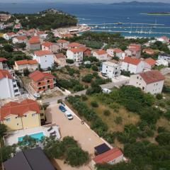 Apartment in Drage with sea views, balcony, air conditioning, WiFi 566-2